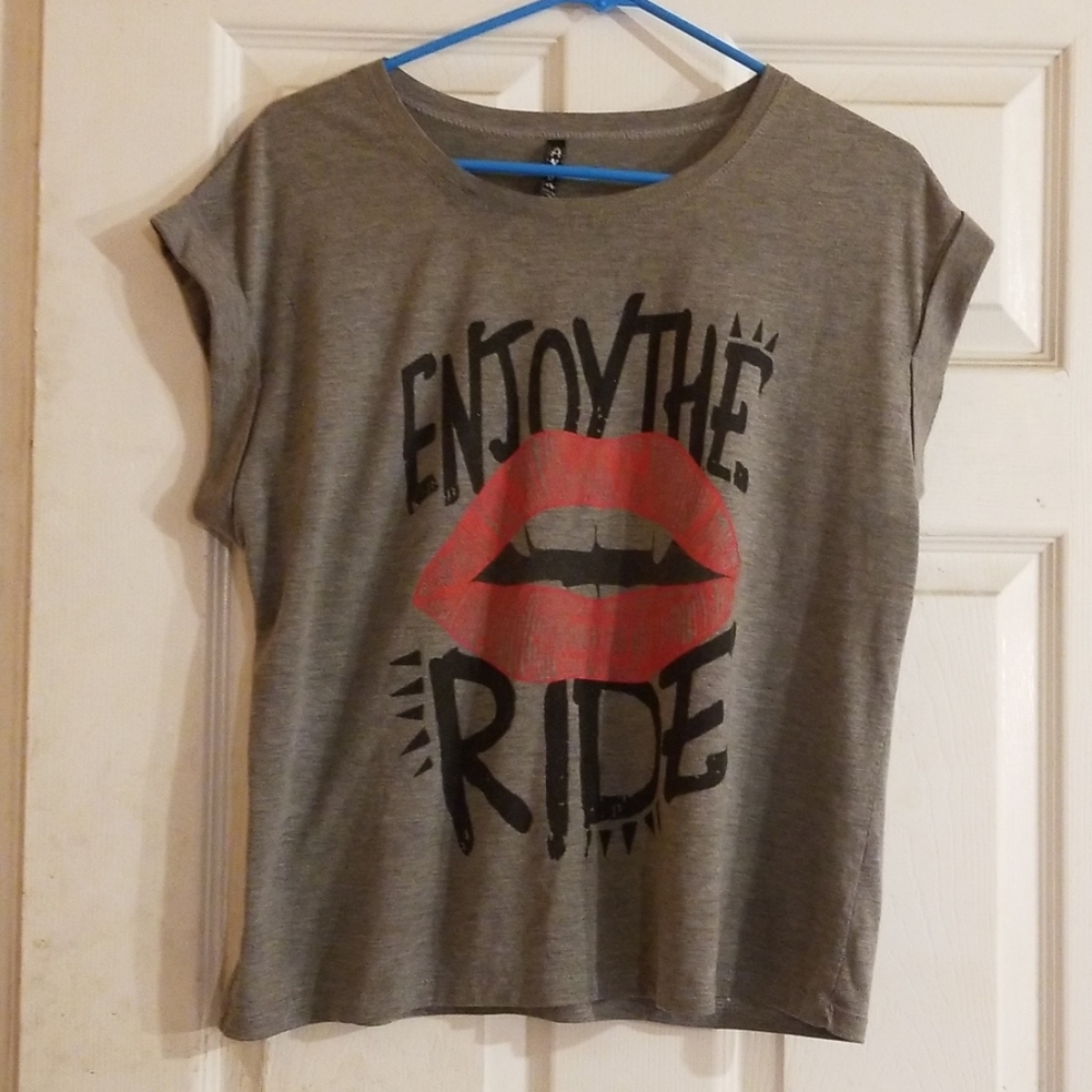 🚨🚨🚨Lipstick muscle shirt DM03